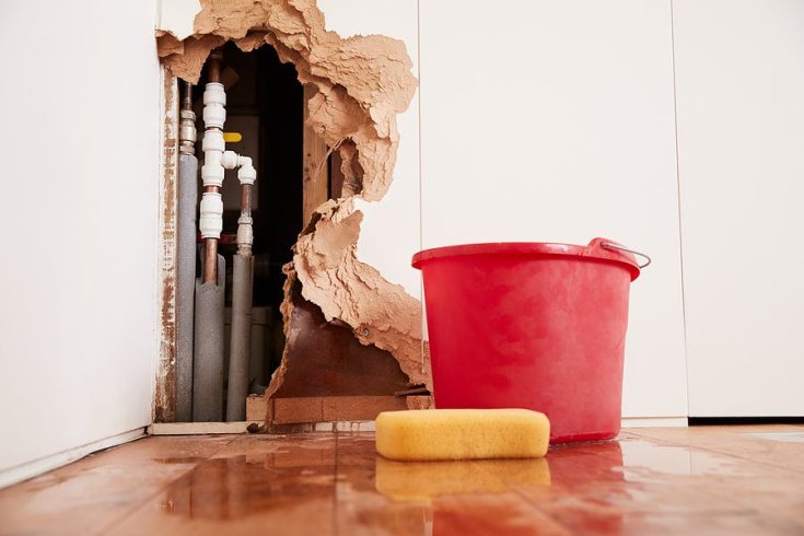 Two Ways to Stop Leaks in Flexible Plumbing Supply Lines